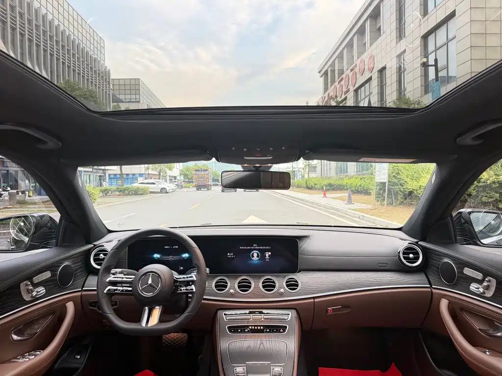 Mercedes-Benz E-Class 2023 — фото 14