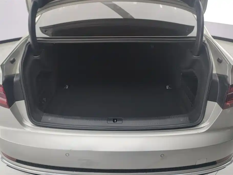 Audi A4L 2018