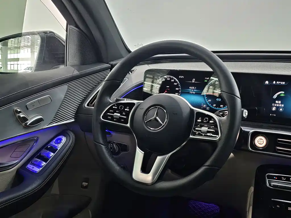 Mercedes-Benz EQC 2022 — фото 8