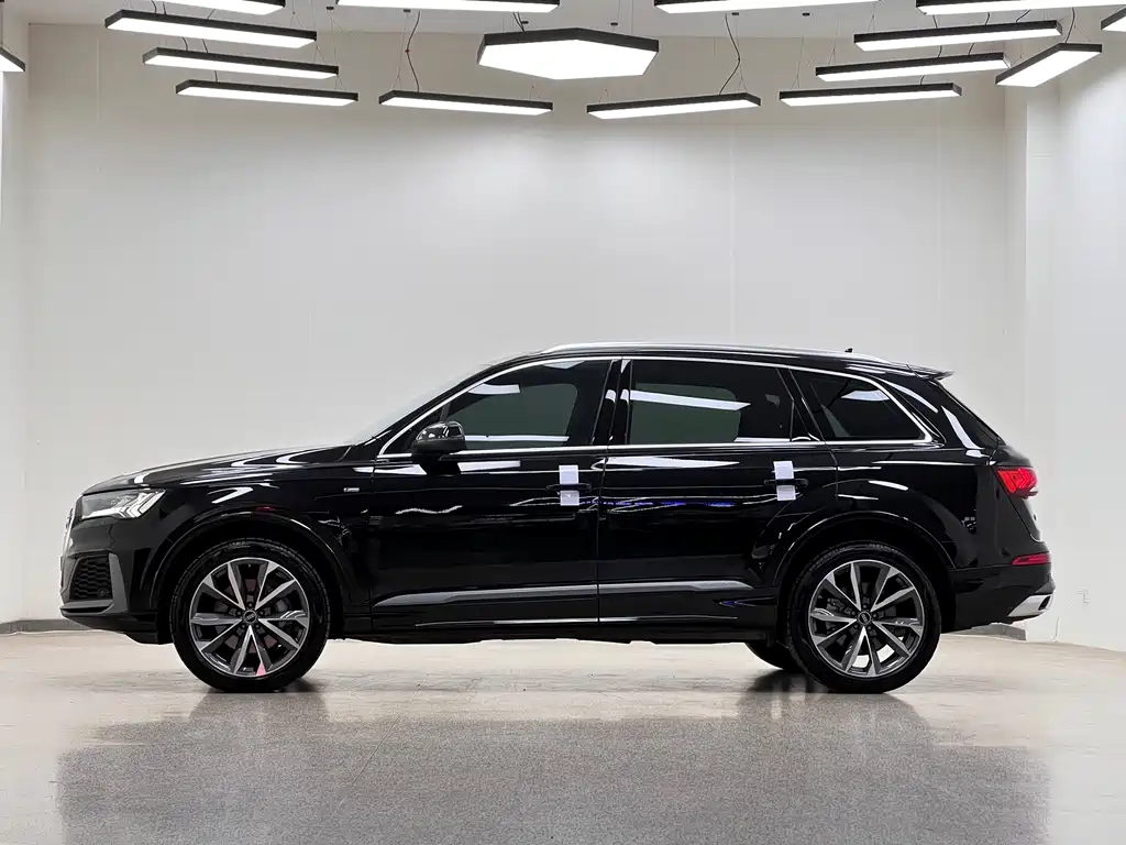 Audi Q7 2021 — фото 4