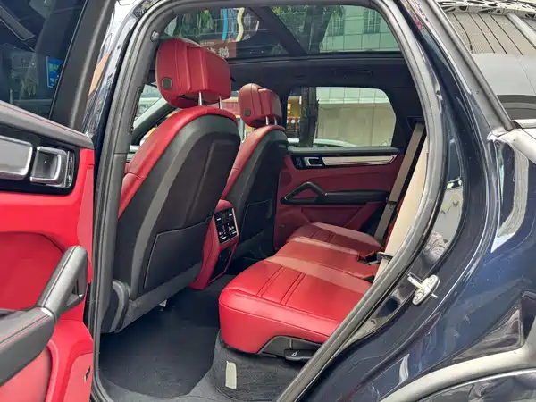 Porsche Cayenne 2023