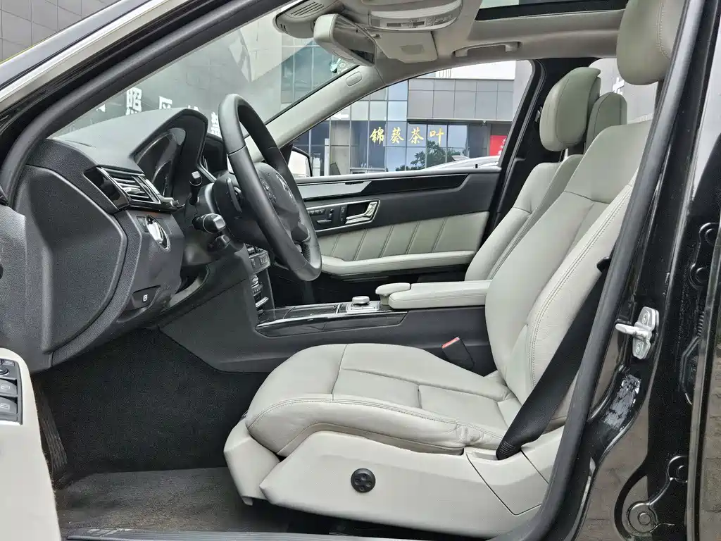 Mercedes-Benz E-Class 2010 — фото 15