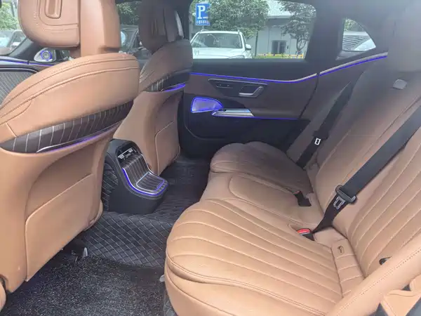 Mercedes-Benz E-Class 2024