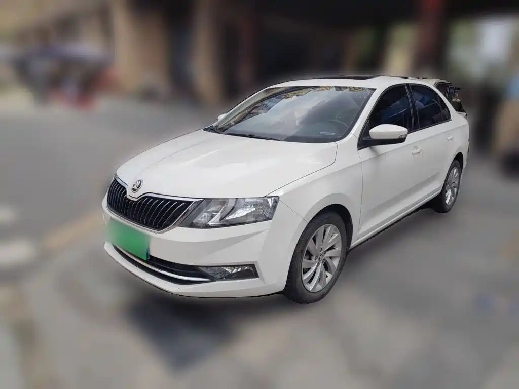 Skoda Rapid 2018 — фото 1