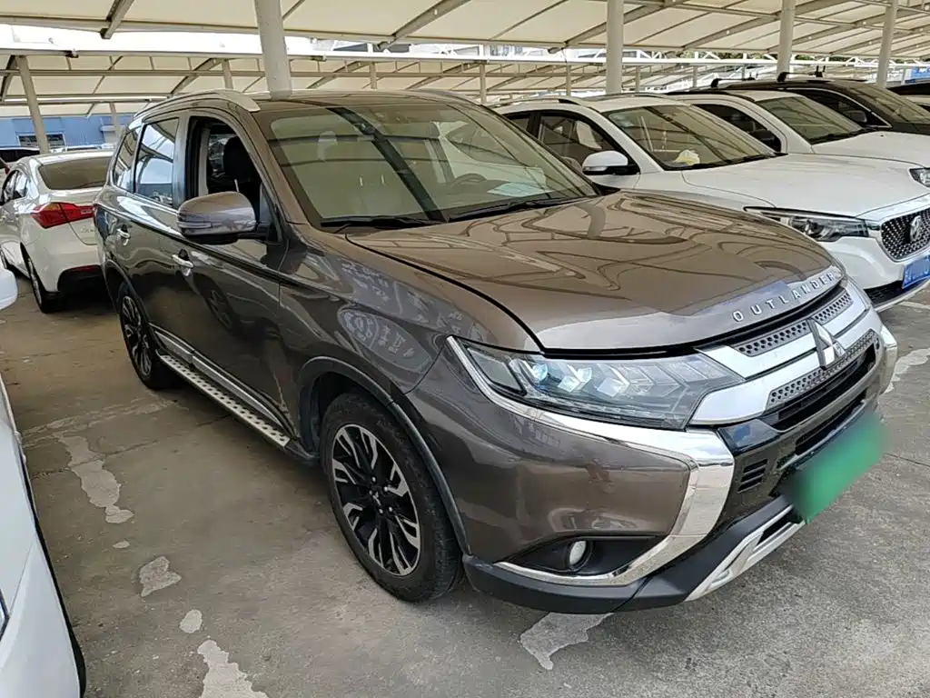 Mitsubishi Outlander 2019 — фото 4