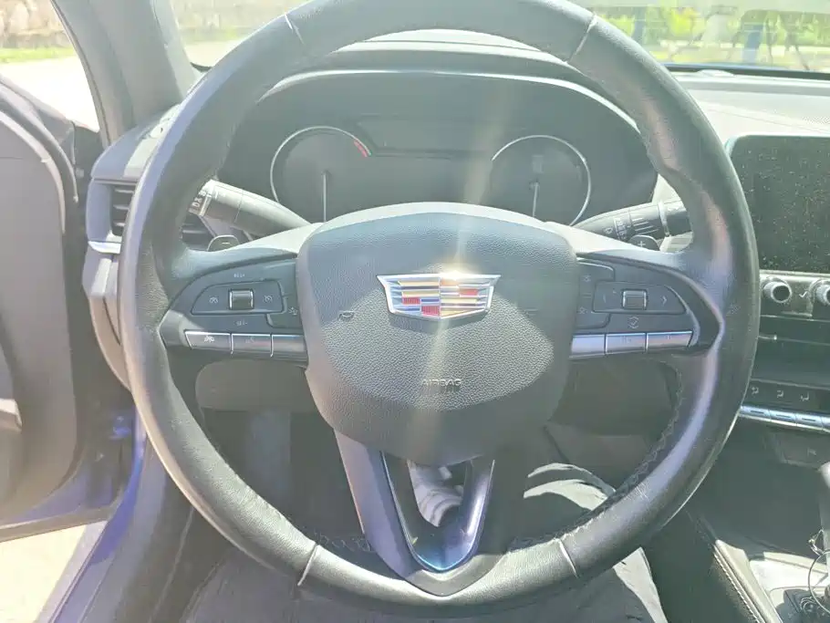 Cadillac CT4 2020 — фото 15