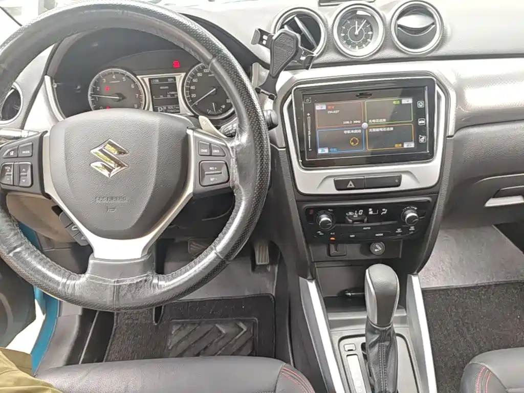 Suzuki Vitara 2016 — фото 10