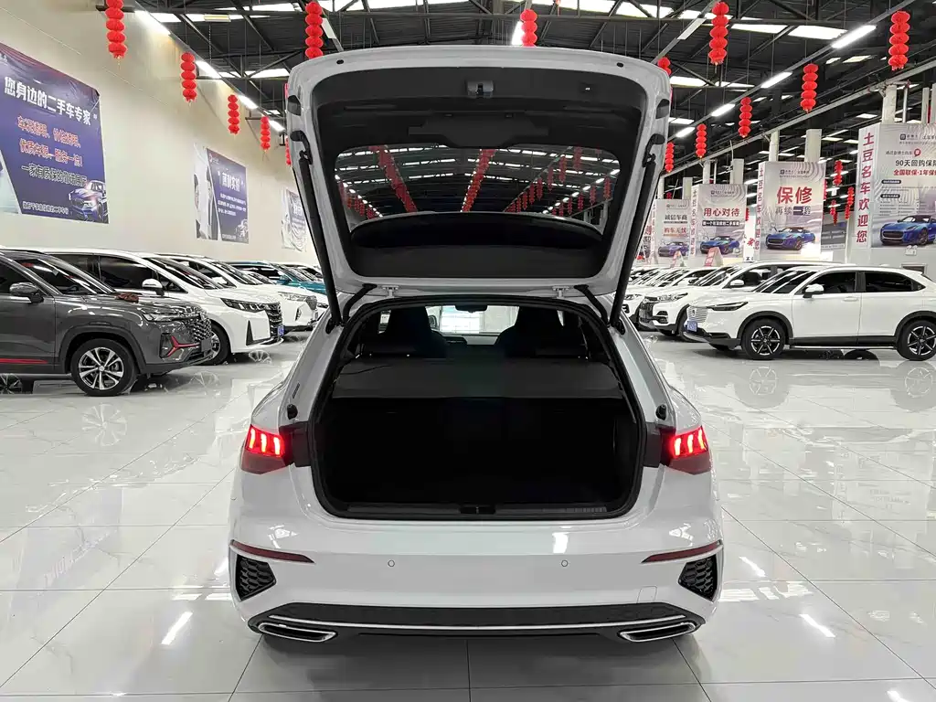 Audi A3 2023 — фото 15