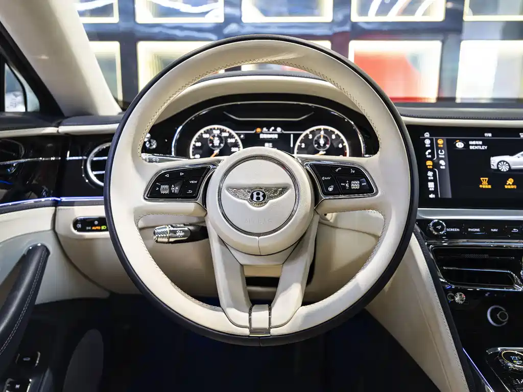 Bentley Flying Spur 2024 — фото 18