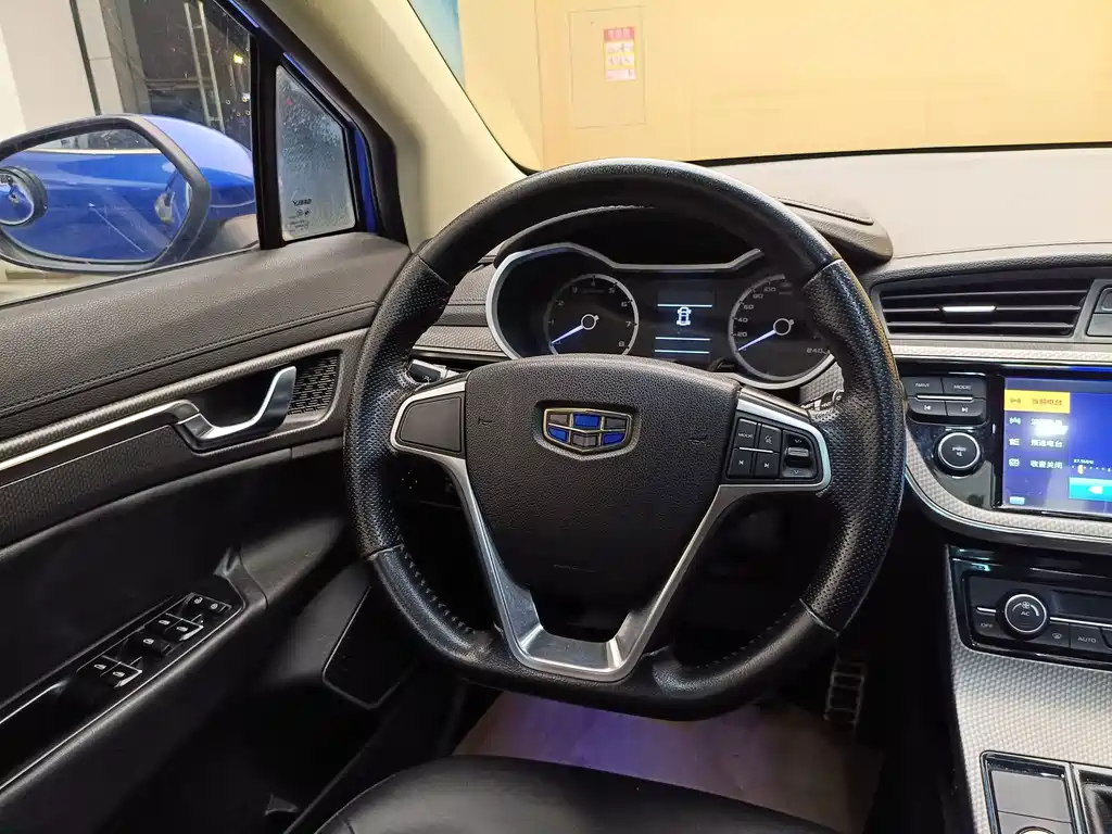 Geely Emgrand GS 2017 — фото 12