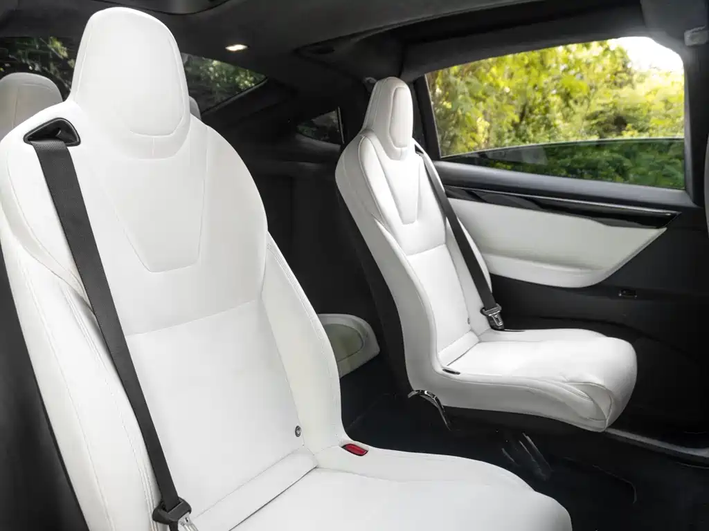 Tesla Model X 2017 — фото 17