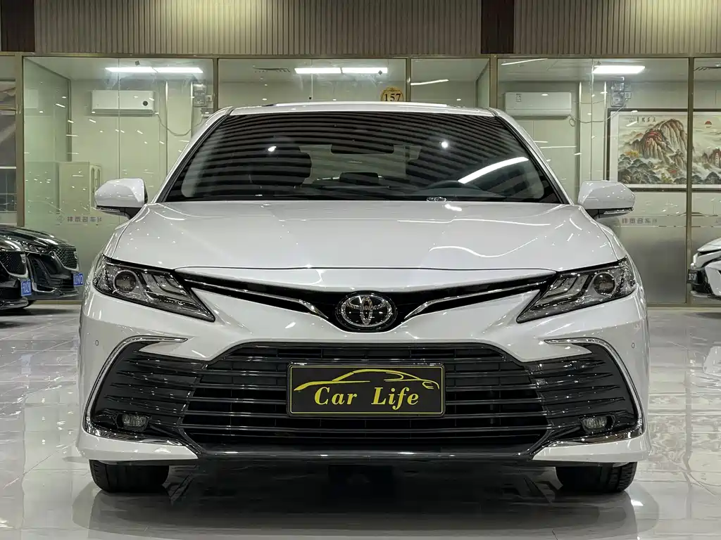 Toyota Camry 2021 — фото 2