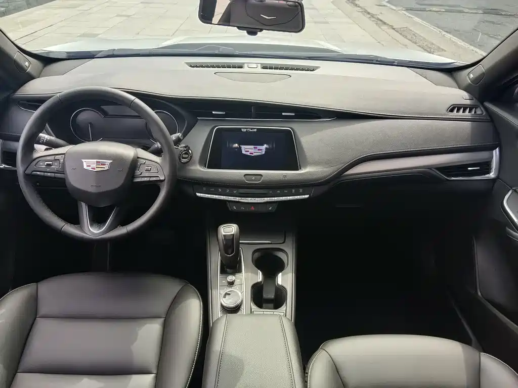 Cadillac XT4 2019 — фото 11