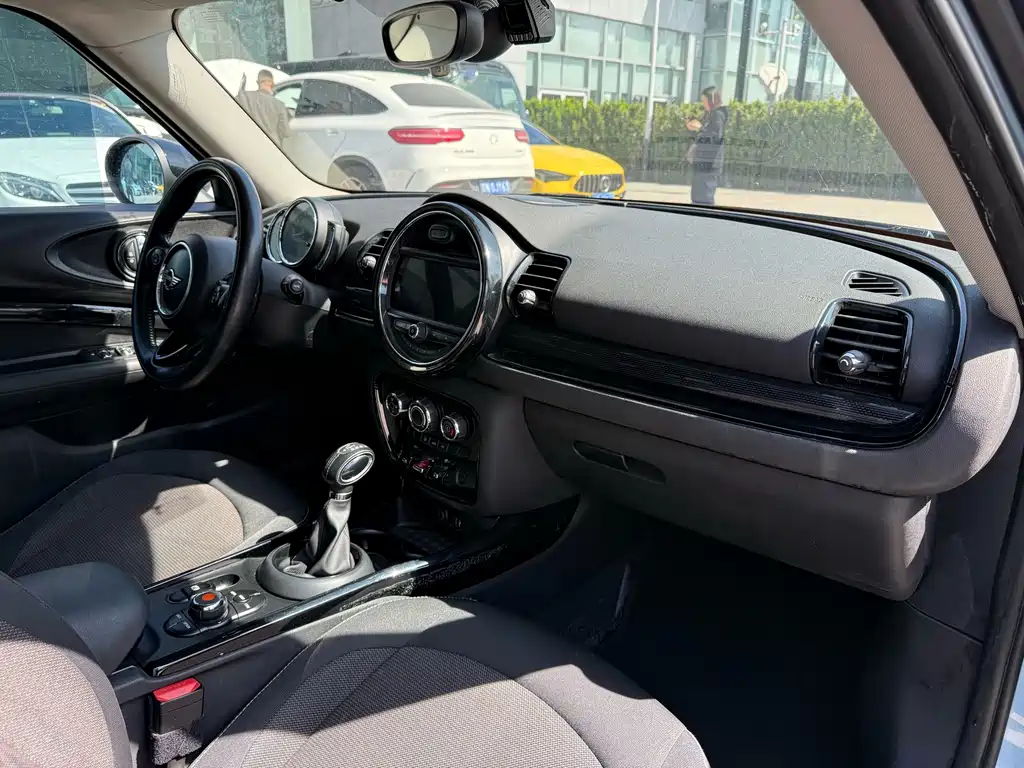 MINI Clubman 2018 — фото 10