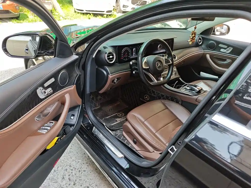 Mercedes-Benz E-Class 2018 — фото 17