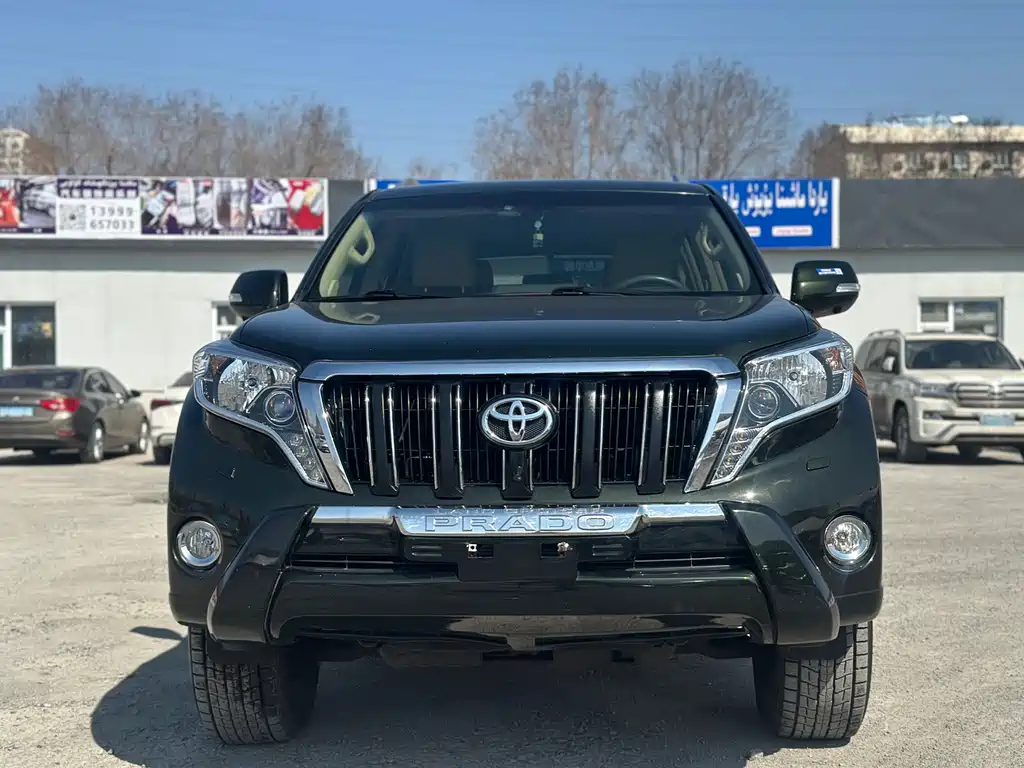 Toyota Prado 2015 — фото 2