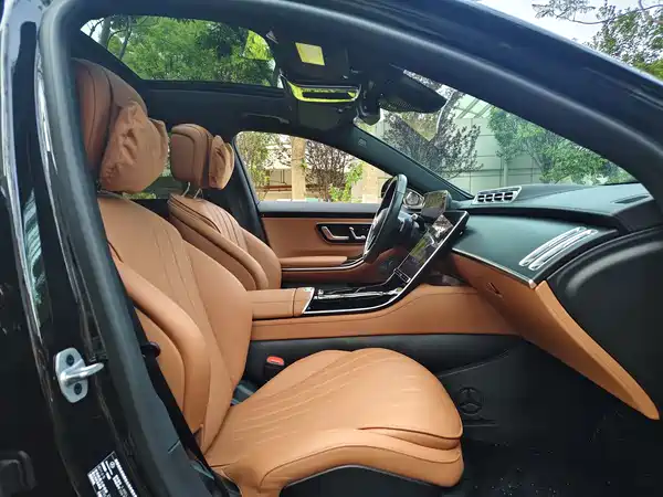 Mercedes-Benz S-Class 2024