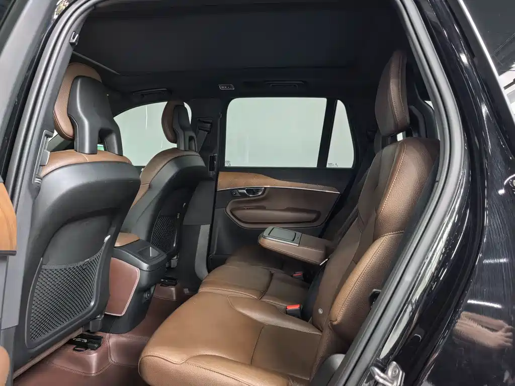Volvo XC90 2021 — фото 12
