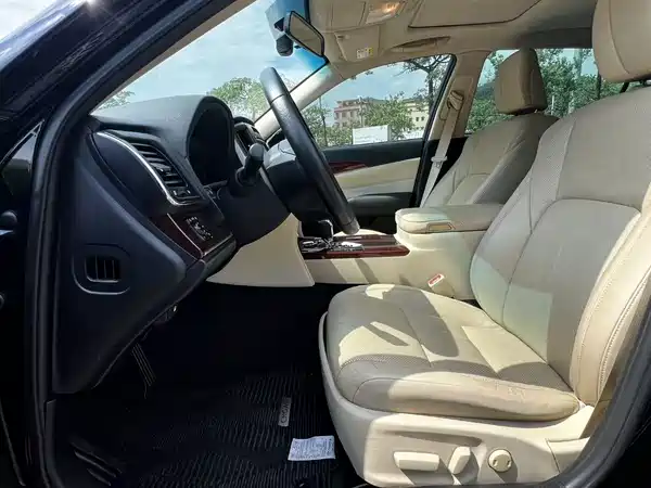 Toyota Crown 2017