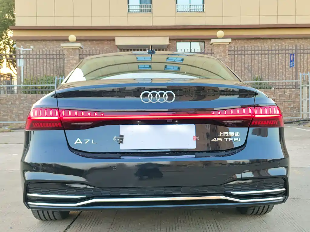 Audi A7L 2024 — фото 5