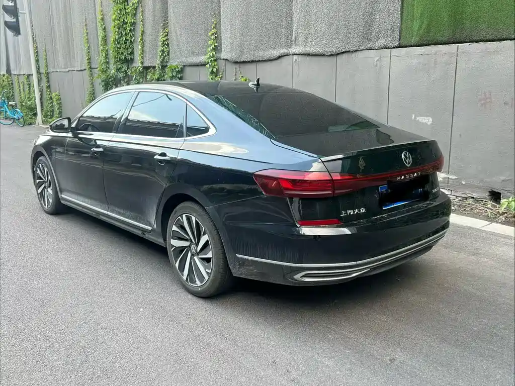 Volkswagen Passat 2023