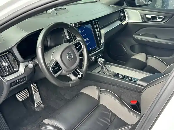 Volvo V60 2020