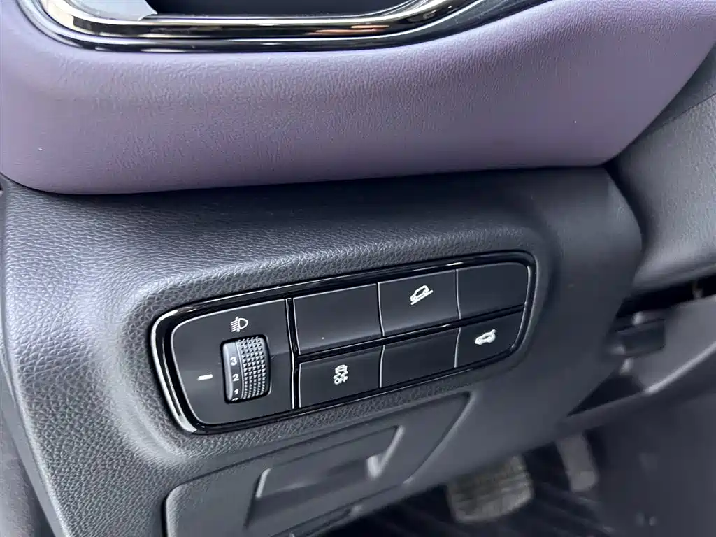 GAC Motor Trumpchi M6 2025 — фото 16