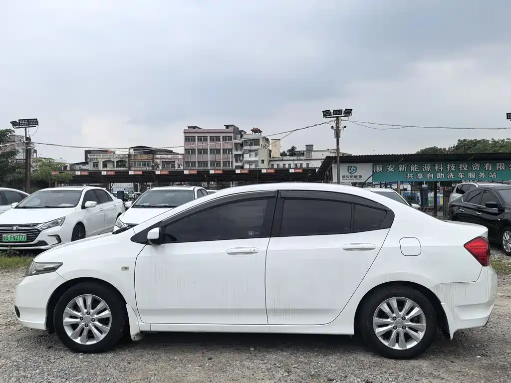Honda City Classic 2015 — фото 4