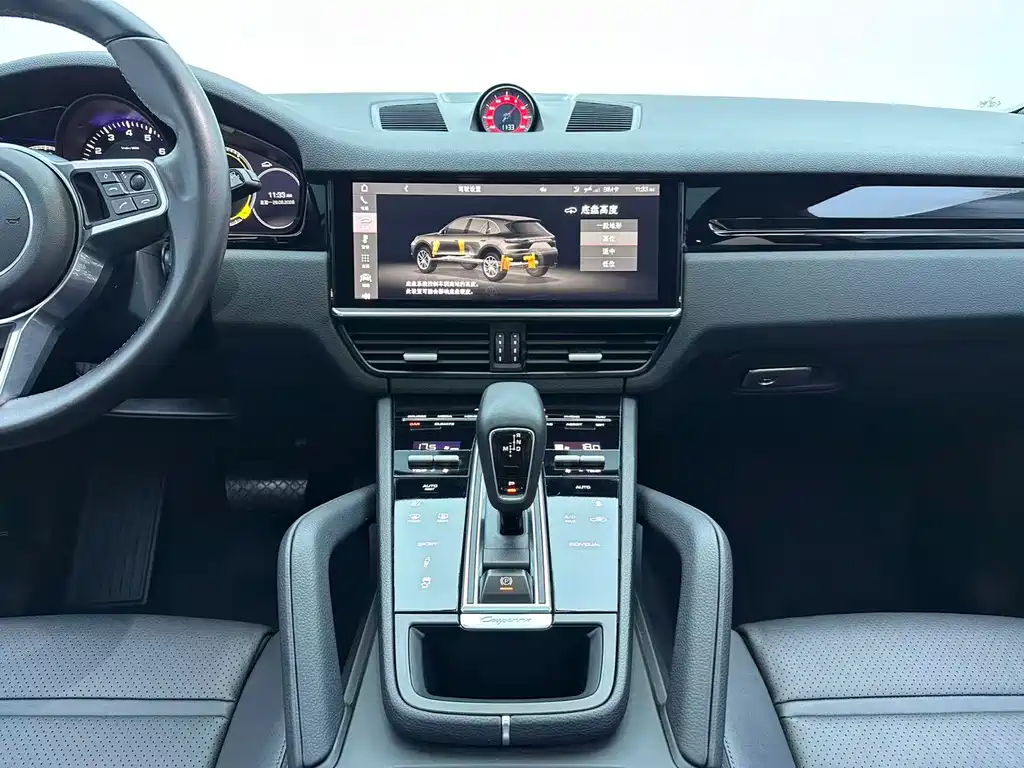 Porsche Cayenne 2021 — фото 13