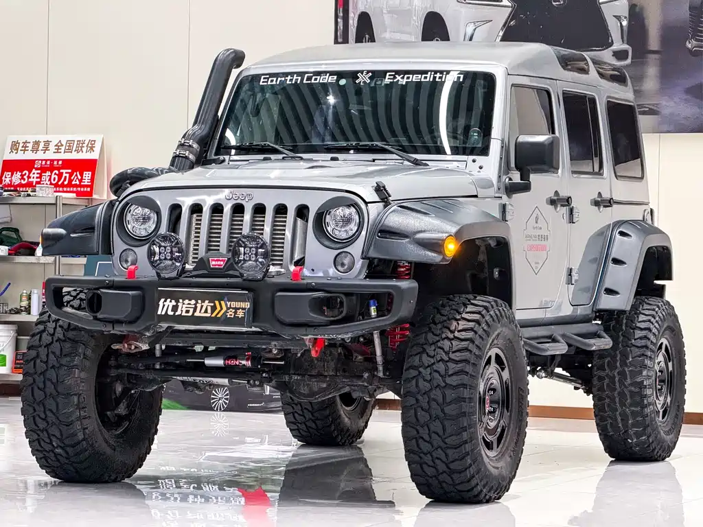 Jeep Wrangler 2015 — фото 1