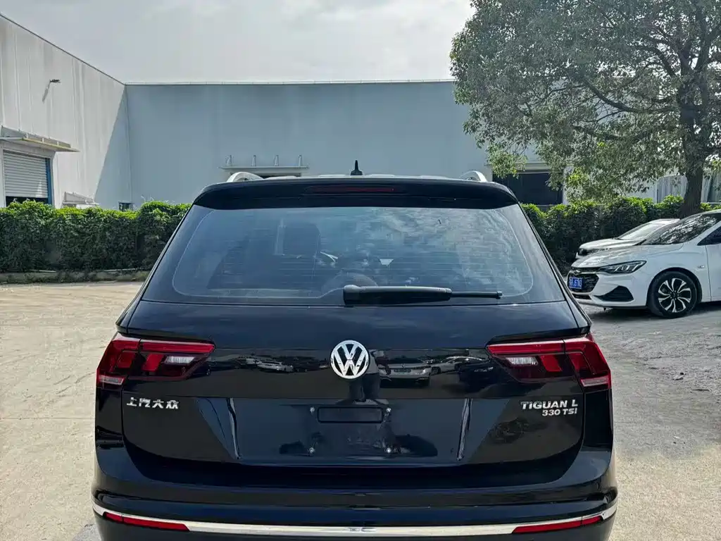 Volkswagen Tiguan L 2017 — фото 8