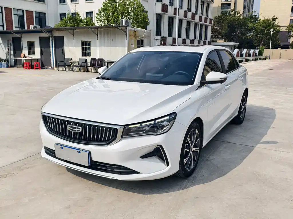 Geely Emgrand 2022