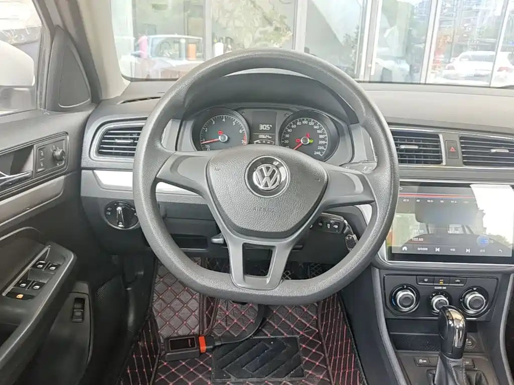 Volkswagen Lavida 2017 — фото 11
