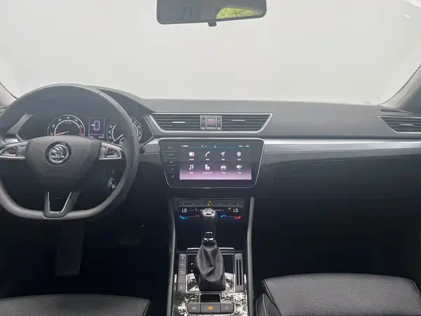 Skoda Superb 2022
