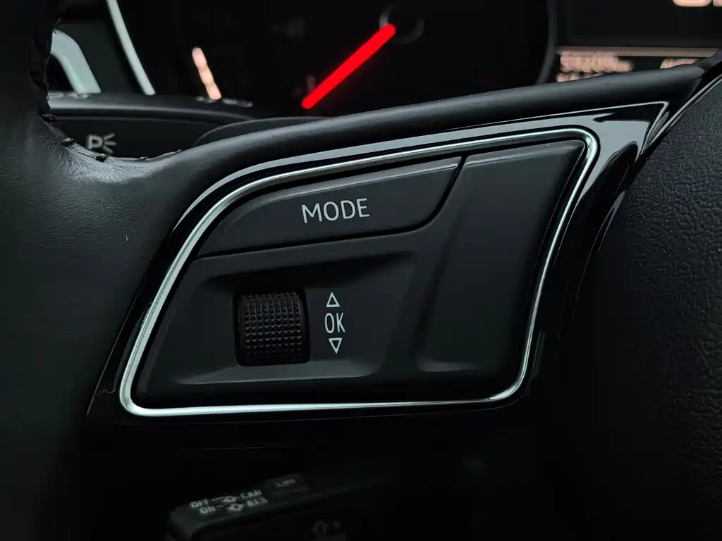 Audi A4L 2018 — фото 18