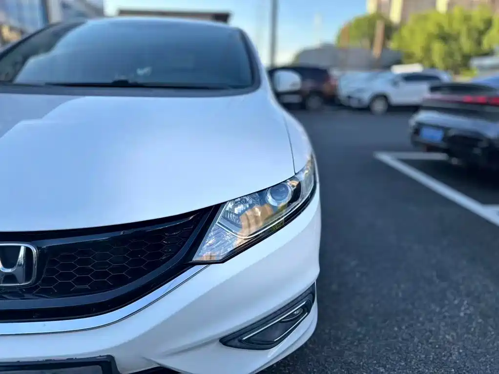 Honda Jade 2015 — фото 10