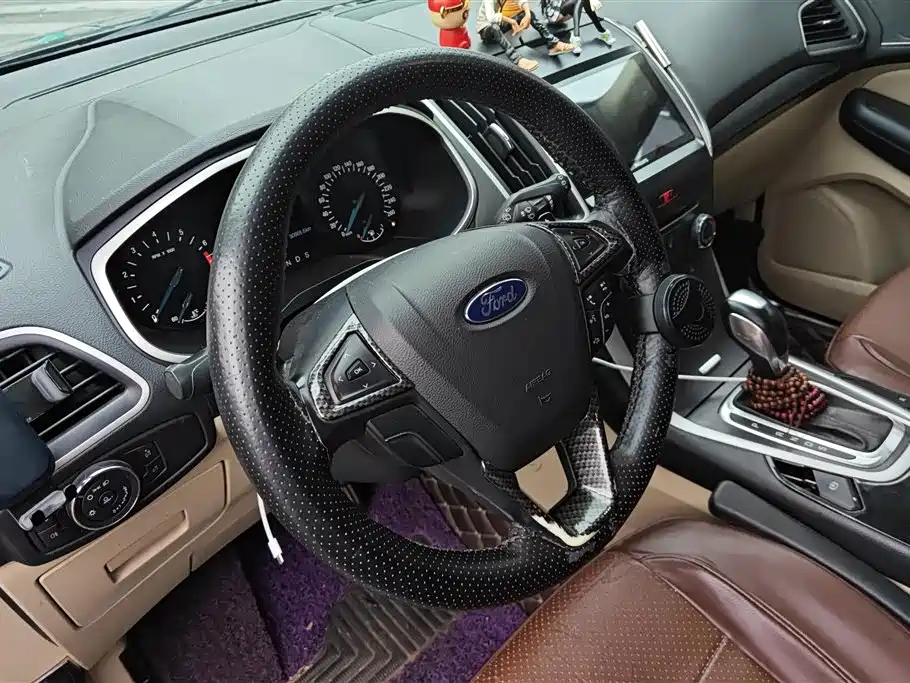 Ford Edge 2016 — фото 15