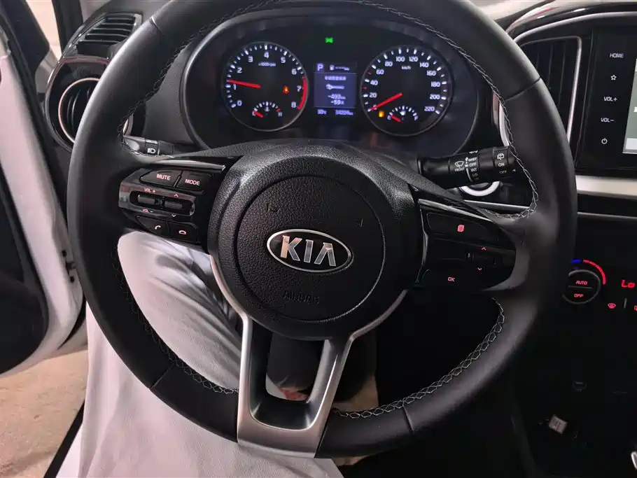 Kia KX1 2019 — фото 15