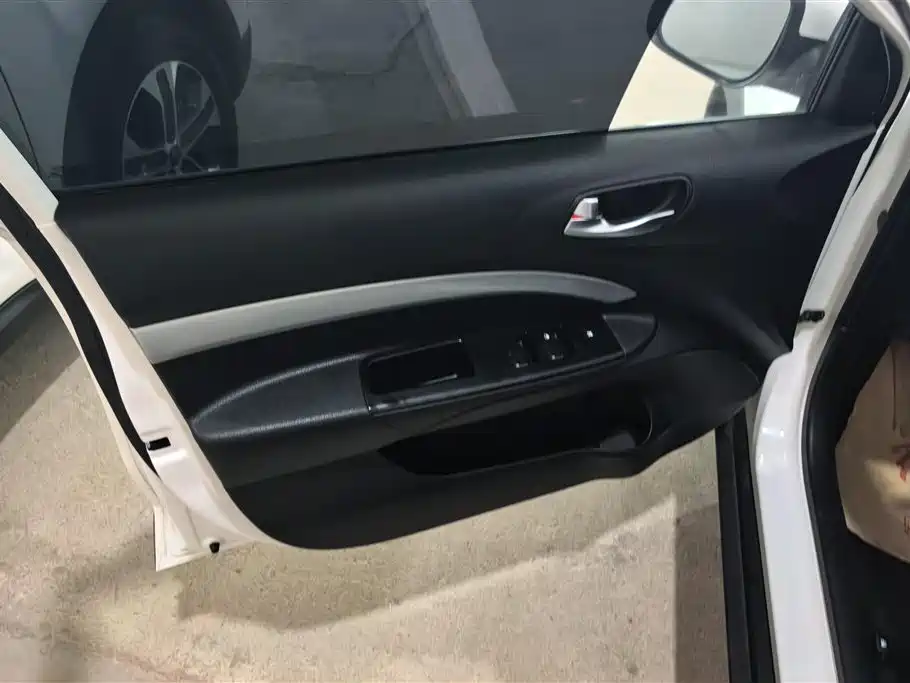 Kia KX1 2019