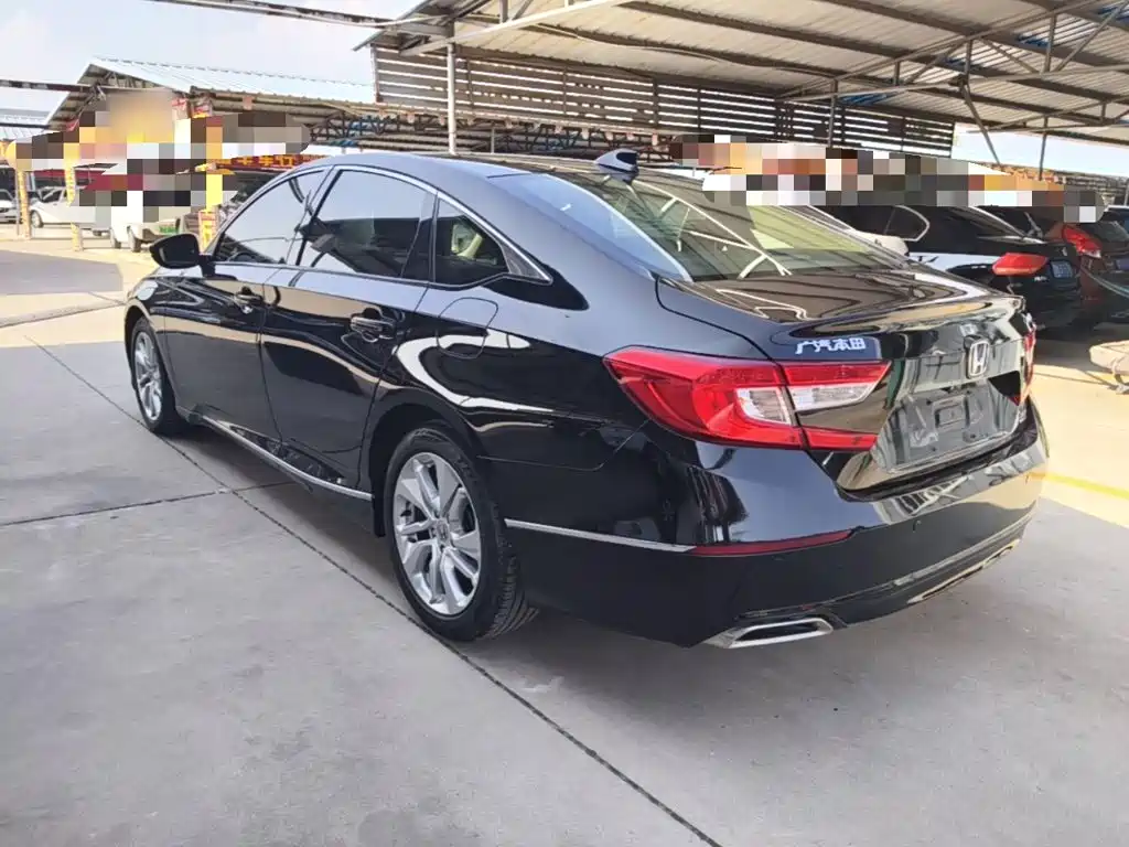 Honda Accord 2018 — фото 23