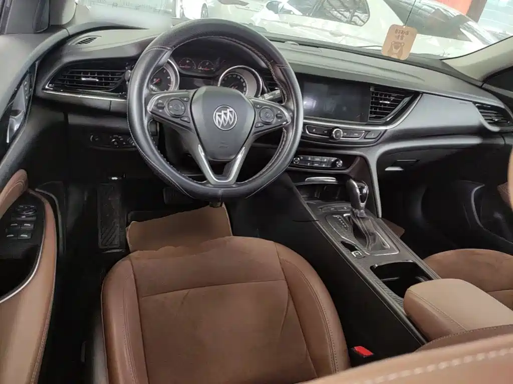 Buick Regal 2018 — фото 10