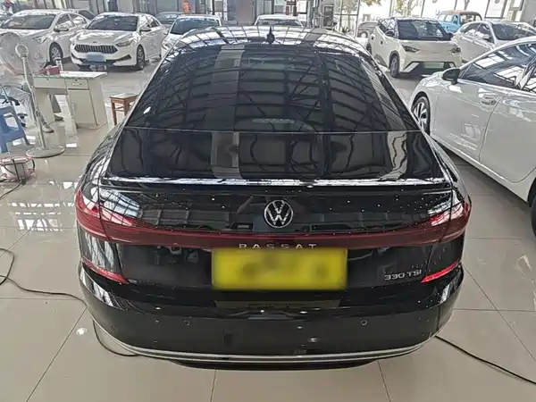 Volkswagen Passat 2023