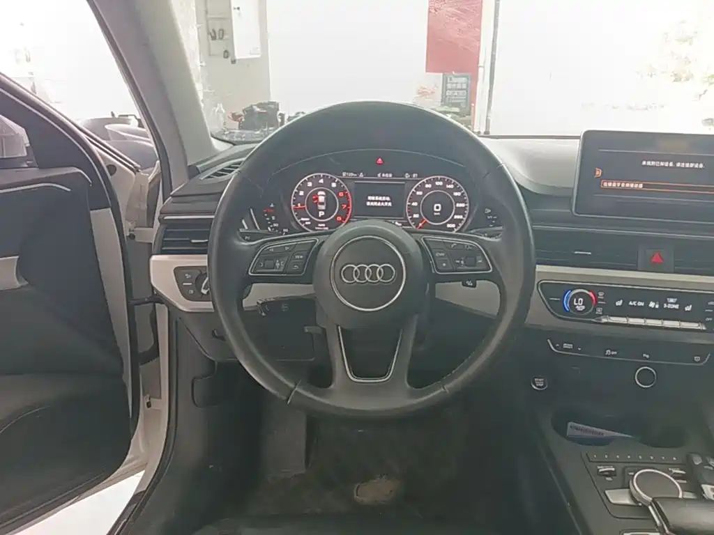 Audi A4L 2018 — фото 11