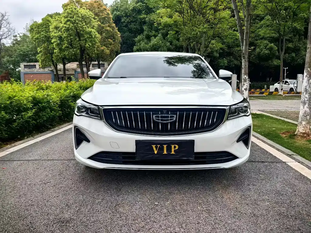 Geely Emgrand 2021