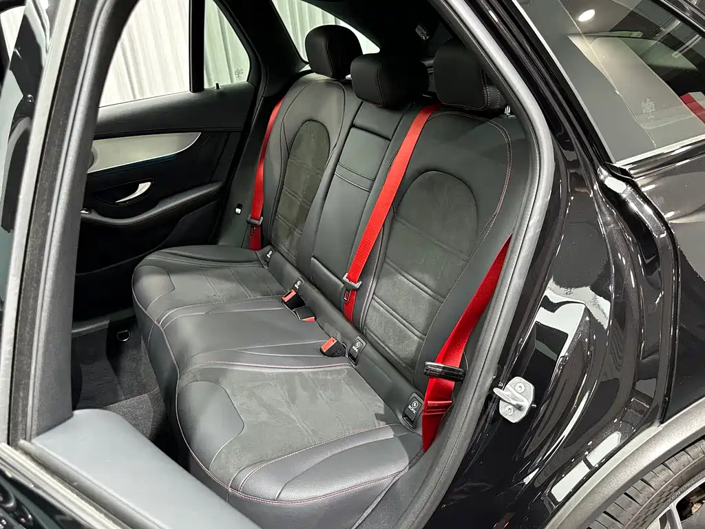 Mercedes-Benz GLC AMG 2018 — фото 15