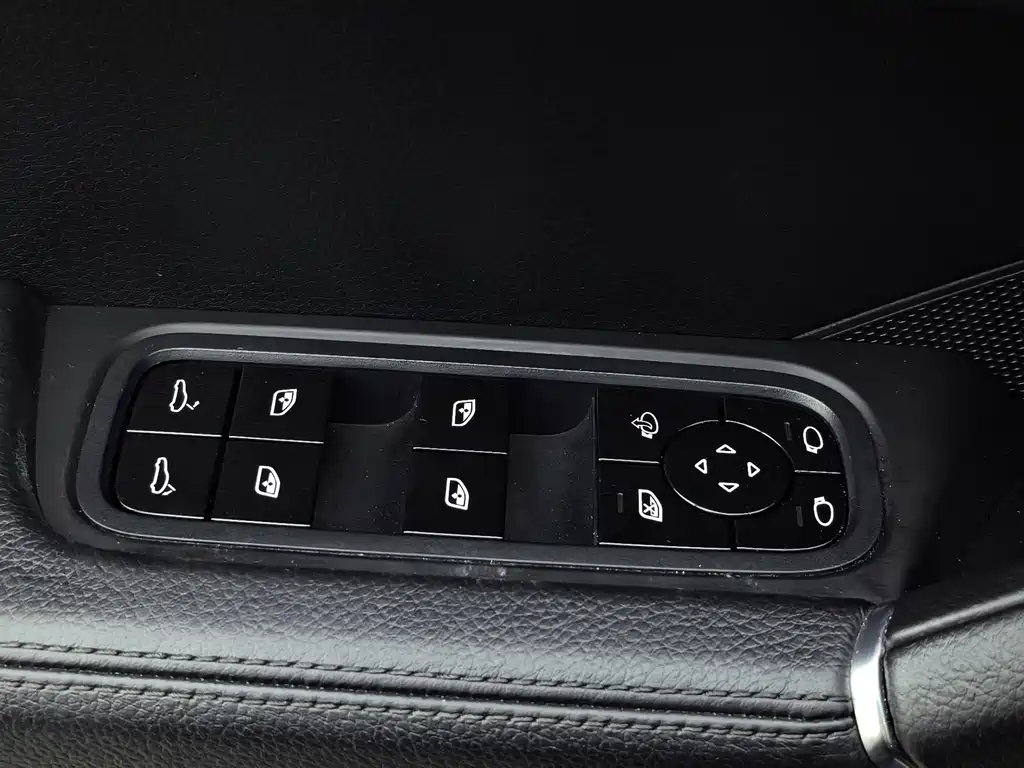 Porsche Cayenne 2019 — фото 28