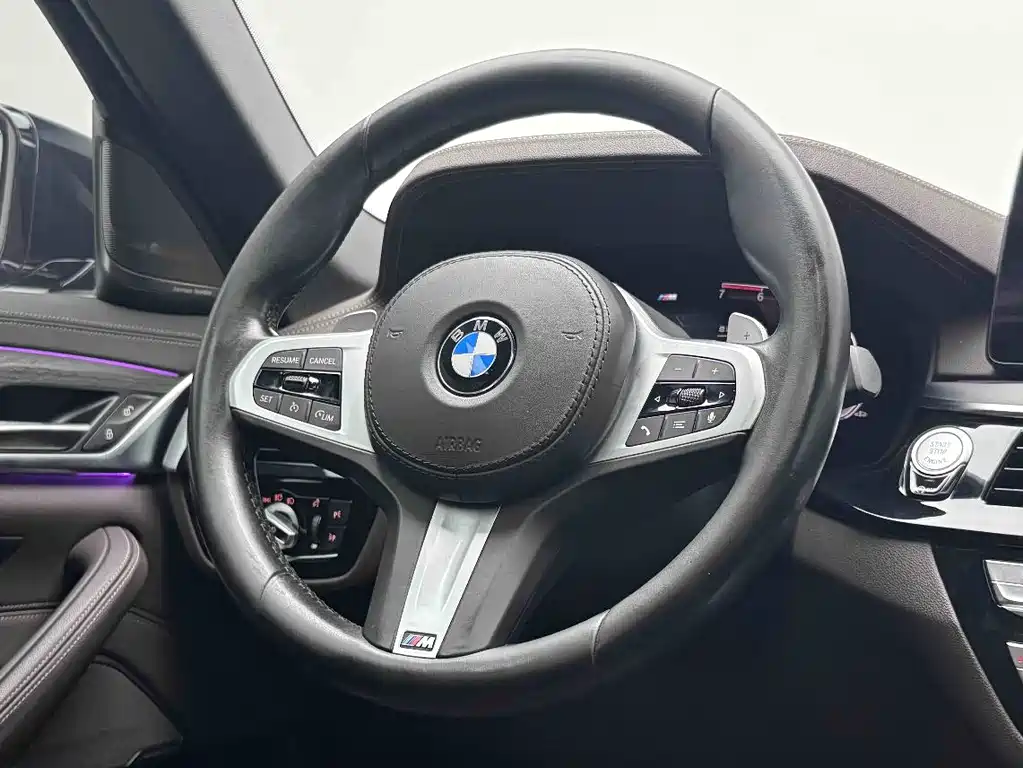 BMW 5 Series 2021 — фото 14