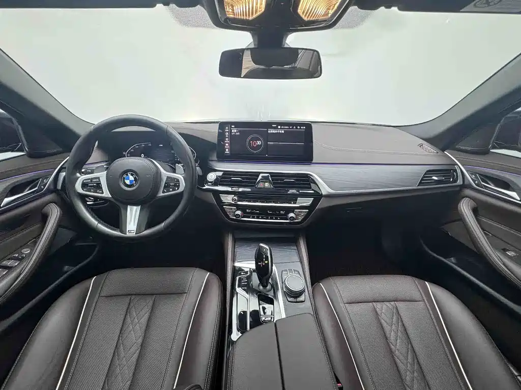 BMW 5 Series 2021 — фото 15