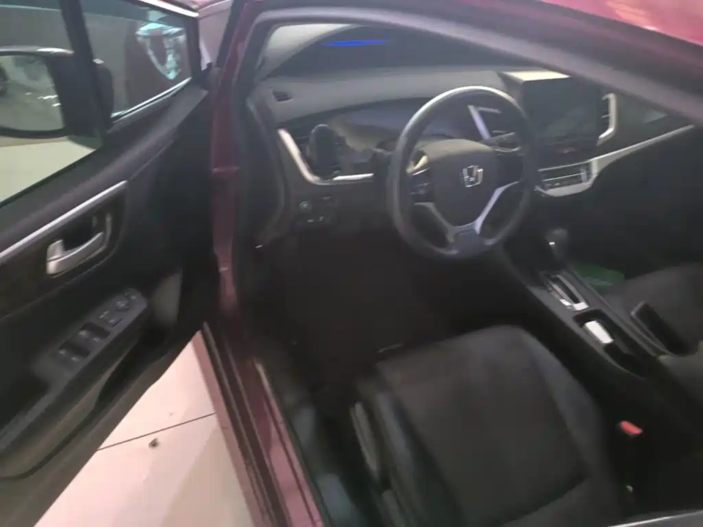 Honda Jade 2017 — фото 16