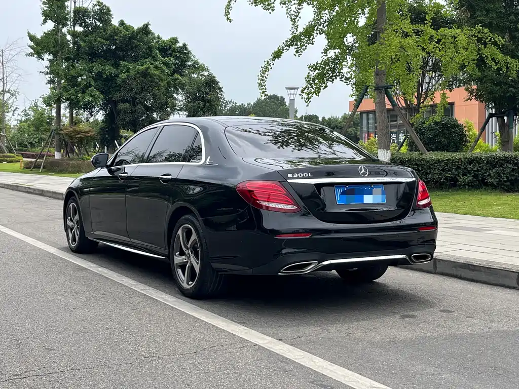 Mercedes-Benz E-Class 2018 — фото 9